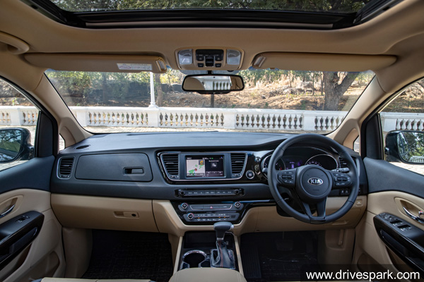 Kia Carnival Given To Additional Collectors: तेलंगाना में 32 एडिशन कलेक्टर्स को सौंपी गयी किया कार्निवल, कोविड के दौर में खरीदी गयी 30 लाख वाली कारें