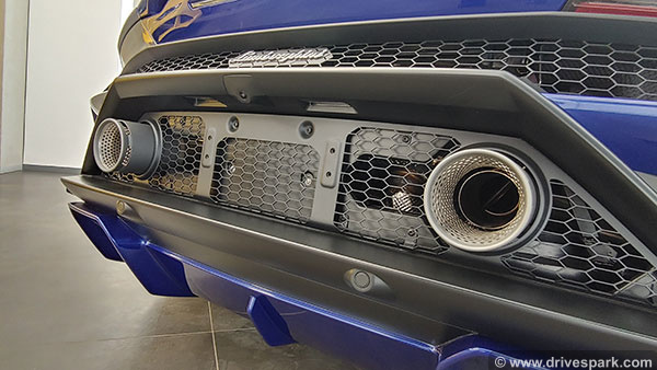 Lamborghini Huracan Evo RWD Spyder Review (First Look): लेम्बोर्गिनी हुराकन ईवो रियर-व्हील-ड्राइव स्पायडर रिव्यू: डिजाईन, फीचर्स, इंजन जानकारी