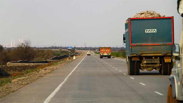 NHAI लॉकडाउन में भी बना रही है सड़कें, अप्रैल-मई में किया 1,470 किमी नेशनल हाईवे का निर्माण