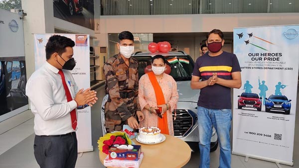 Canteen Stores Department के तहत पहली Nissan Magnite हुई डिलीवर, फौज के एक जवान ने खरीदी