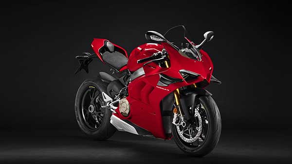 Ducati Panigale V4 and Diavel 1260 BS6 Launched: डुकाटी Panigale V4 और Diavel 1260 भारत में हुई लॉन्च, बुकिंग शुरू, जानें कीमत व डिलीवरी के बारें में