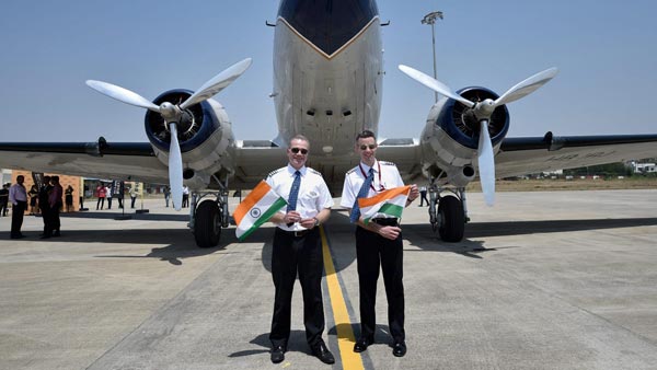 Airlines के Pilots आखिर क्यों नहीं रखते हैं दाढ़ी और मूंछ? यहां जानें क्या है वजह