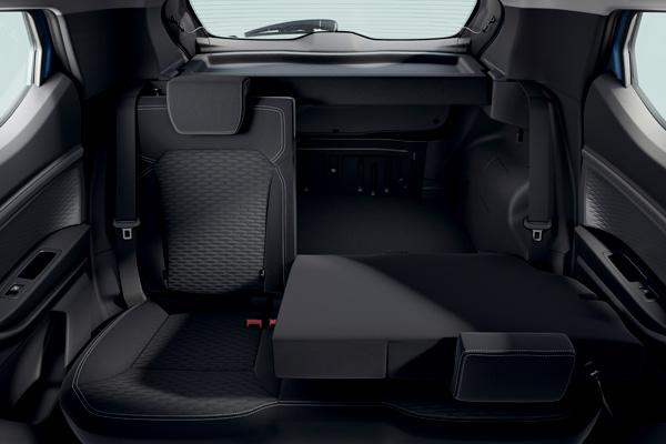 Renault गांवों तक बना रही है अपनी पकड़, Mobile Showroom से प्रदर्शित की नई Kiger SUV