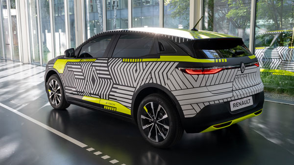 Renault ने अपनी नई Megane E-Tech Electric Car का टीजर किया जारी, जानें क्या हैं फीचर्स