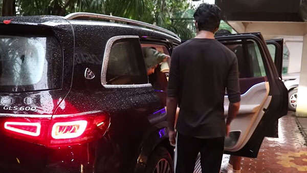 Actor सोनू सूद ने अपने बेटे को गिफ्ट की Mercedes Maybach GLS600, टेस्ट ड्राइव लेते आए नजर