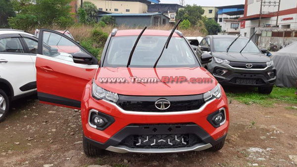 Tata Nexon कॉम्पैक्ट SUV को कंपनी ने दी नई रूफ रेल्स, डीलरशिप पर आई नजर
