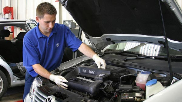 अगर खरीदने वाले हैं Pre-Owned Car, तो घर लाने के बाद जरूर करवा लें ये 5 काम