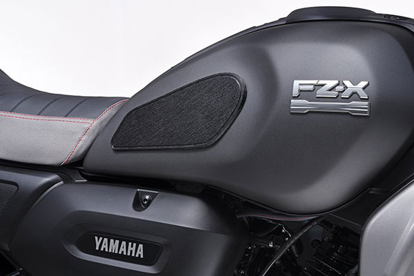 नई Yamaha FZ-X के लिए कंपनी ने पेश कीं एक्सेसरीज की रेंज, जानें क्या हैं कीमत