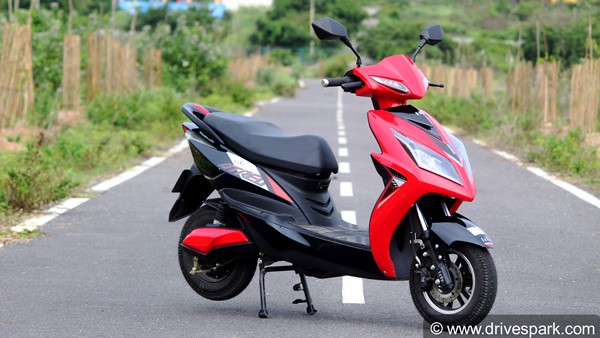 EeVe Atreo Electric Scooter Review: ईवी एट्रिओ इलेक्ट्रिक स्कूटर कैसी है चालने में, परफॉर्मेंस, रेंज, कीमत