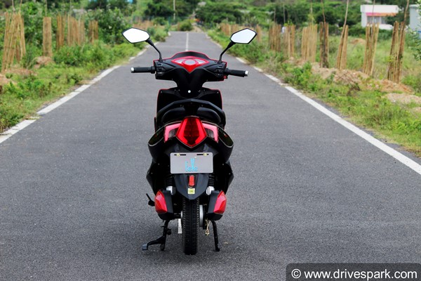EeVe Atreo Electric Scooter Review: ईवी एट्रिओ इलेक्ट्रिक स्कूटर कैसी है चालने में, परफॉर्मेंस, रेंज, कीमत