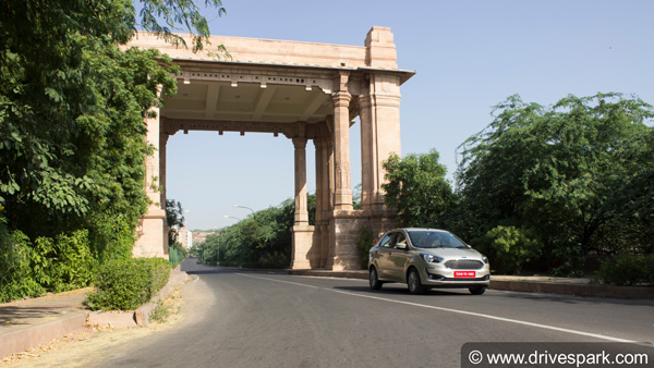फोर्ड फिगो के बाद एस्पायर सेडान में भी मिलेगा ऑटोमेटिक गियरबाॅक्स, जानें
