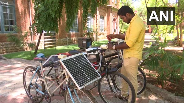 मदुरई के छात्र ने बनाई सोलर पावर से चलने वाली इलेक्ट्रिक साइकिल, जानें कितना देती है रेंज
