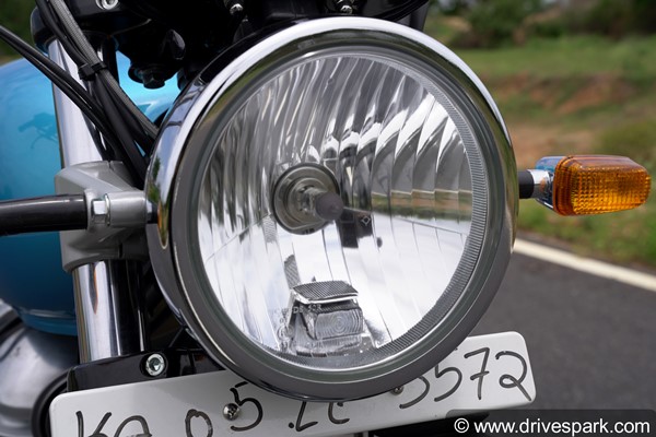 Royal Enfield Interceptor 650 रिव्यू: परफॉर्मेंस, राइडिंग अनुभव, फीचर्स, इंजन, डिजाईन, वारंटी जानकारी