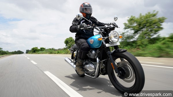 Royal Enfield Interceptor 650 रिव्यू: परफॉर्मेंस, राइडिंग अनुभव, फीचर्स, इंजन, डिजाईन, वारंटी जानकारी