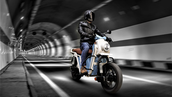 Rugged Electric Scooter: फुल चार्ज पर चलेगी 160km, एंटी थेफ्ट अलार्म के साथ है ढेरों फीचर्स