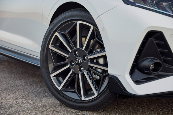 Hyundai i20 N-Line का कल होने वाला है खुलासा, जानिए इसमें मिलने वाली इन 5 खास चीजों के बारे में