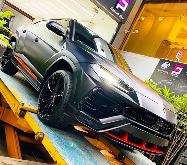साउथ के अभिनेता Jr. NTR बने Lambo Urus Graphite Capsule Edition के पहले ग्राहक, देखें तस्वीरें
