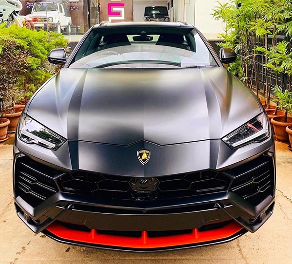 साउथ के अभिनेता Jr. NTR बने Lambo Urus Graphite Capsule Edition के पहले ग्राहक, देखें तस्वीरें