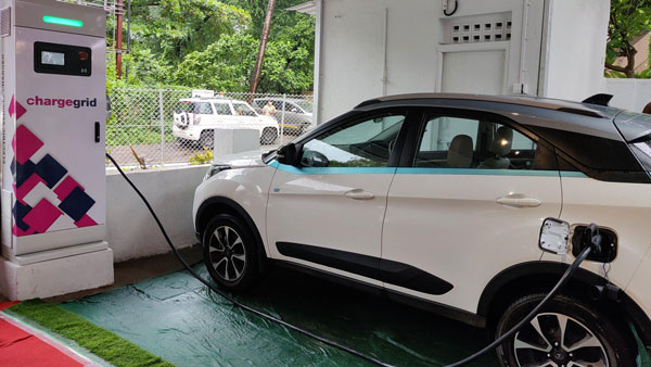 EV Charging Rate: जानिए दिल्ली, मुंबई और बेंगलुरु में इलेक्ट्रिक वाहन को चार्ज करने में कितना है खर्च