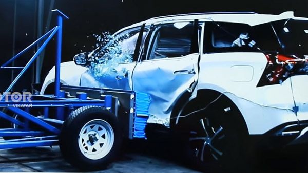 Mahindra XUV700 के क्रैश टेस्ट का वीडियो आया सामने, जानें कितनी सुरक्षित है यह एसयूवी