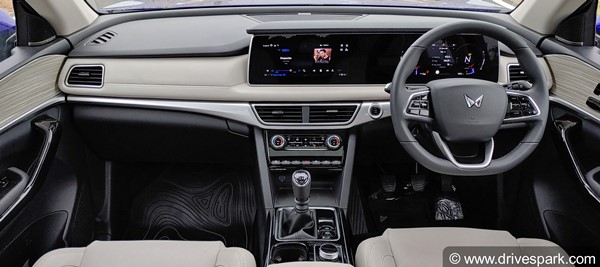 Mahindra XUV700 का उत्पादन हुआ शुरू, देखें पहले यूनिट की तस्वीरें