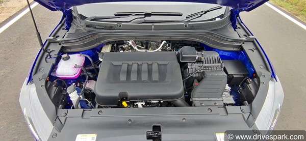 Mahindra XUV700 का उत्पादन हुआ शुरू, देखें पहले यूनिट की तस्वीरें