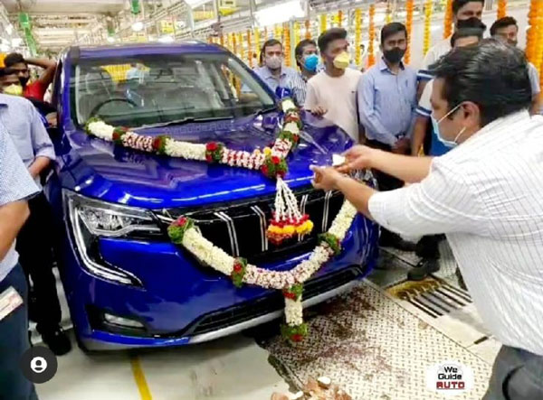 Mahindra XUV700 का उत्पादन हुआ शुरू, देखें पहले यूनिट की तस्वीरें