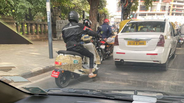 Ola Electric Scooter: ओला इलेक्ट्रिक स्कूटर टेस्टिंग करते आई नजर, जानें अब तक सामने आई जानकारियां