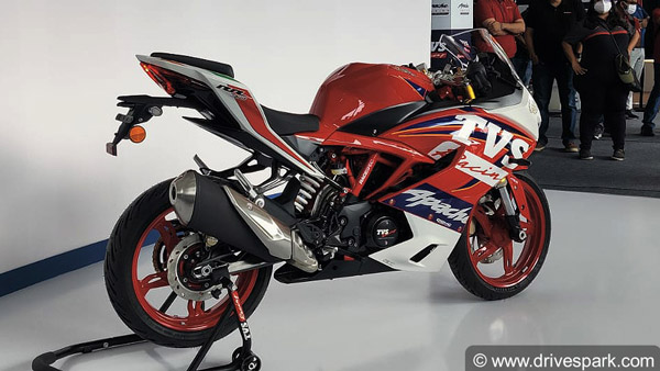 2021 TVS Apache RR 310 भारत में 2.59 लाख रुपये की कीमत में हुई लॉन्च, जानें क्या है नया
