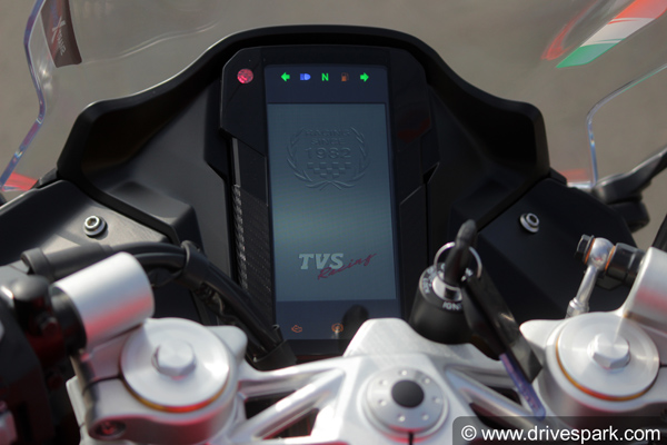 नई 2021 TVS Apache RR 310 आगामी 30 अगस्त को होगी लॉन्च, जानें क्या हो सकता है नया