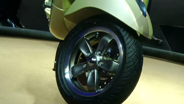 Vespa ने 75वीं एडिशन स्कूटर को किया लाॅन्च, 5,000 रुपये में करें बुकिंग, जानें पूरी डिटेल