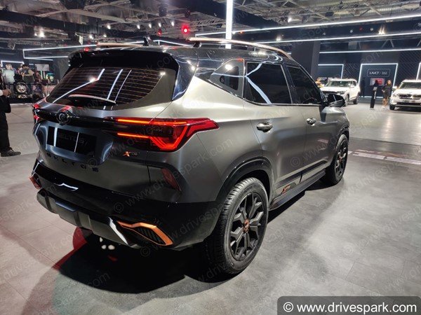 Kia Seltos X-Line: किया सेल्टोस एक्स-लाइन का नया टीजर जारी, जानें कितनी होगी अलग