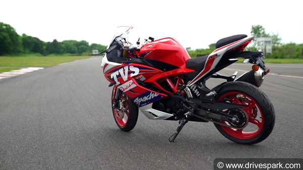 2021 TVS Apache RR 310 Review: नई टीवीएस अपाचे आरआर 310 डिजाईन इंजन राइडिंग अनुभव फीचर्स जानकारी