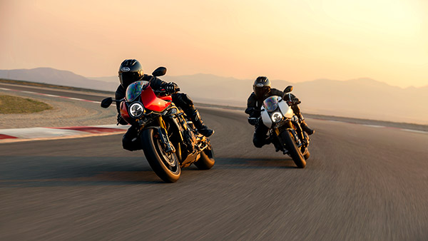 Triumph Speed Triple 1200 RR मोटरसाइकिल का हुआ खुलासा, जानें क्या हैं फीचर्स और पावर