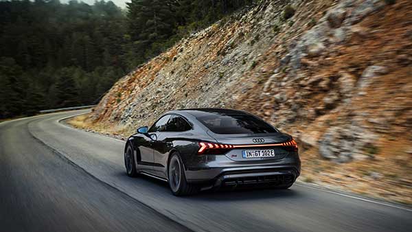 Audi e-Tron GT और RS e-Tron GT इलेक्ट्रिक सेडान भारतीय बाजार में हुईं लॉन्च, जानें कीमत और फीचर्स