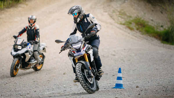 नई 2022 BMW G 310 GS एडवेंचर की बुकिंग हुई शुरू, कंपनी जल्द ही करेगी लॉन्च, जानें फीचर्स