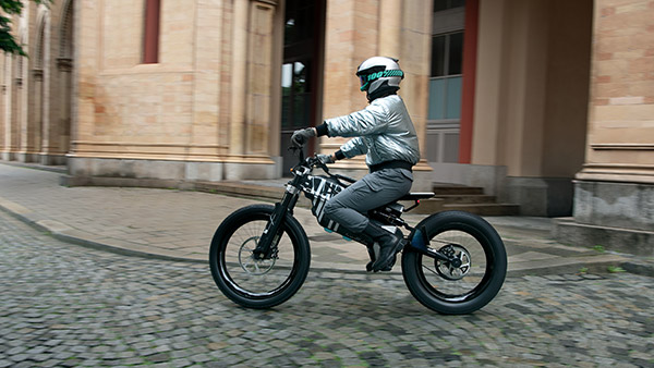 BMW iVision Amby: ये इलेक्ट्रिक साइकिल पुरा करेगी बाइक की कमी, फुल चार्ज पर चलती है 300 किमी