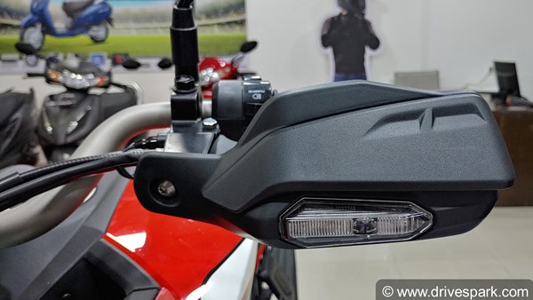 Honda CB200X फर्स्ट लुक रिव्यू: डिजाईन, फीचर्स, इंजन जानकारी