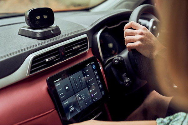 MG Astor में स्टैंडर्ड तौर पर मिलेगा Apple CarPlay और Android Auto, यानी हर वैरिएंट में मिलेगी टच-स्क्रीन