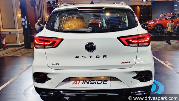 MG Astor First Look Review: एमजी एस्टर रिव्यू फीचर्स, इंजन, सेफ्टी, इंजन, स्टाइल आदि जानकारी