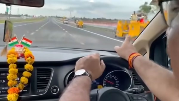 Delhi-Mumbai Expressway पर Nitin Gadkari ने Kia Carnival में किया स्पीड टेस्ट, पहुंची 170 किमी/घंटा