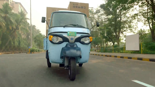 Piaggio ने चेन्नई में खोला अपना पहला इलेक्ट्रिक व्हीकल आउटलेट, इलेक्ट्रिक वाहनों की पूरी रेंज है उपलब्ध