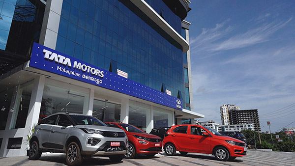Tata Motors ने दक्षिण भारत में एक ही दिन में खोले 70 नए शोरूम, कंपनी के लिए एक बड़ी उपलब्धि