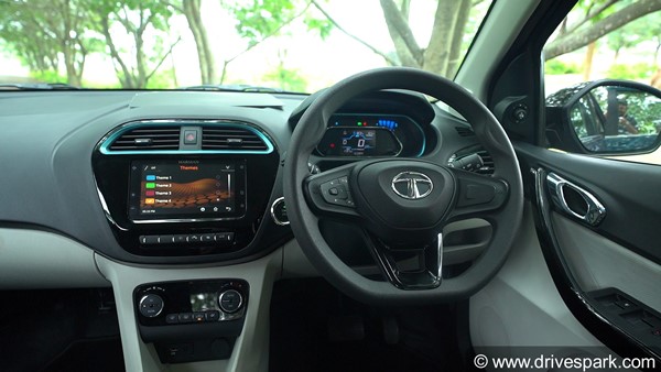 2021 Tata Tigor EV रिव्यू: रेंज, चार्जिंग, ड्राइविंग अनुभव, फीचर्स, वैरिएंट, डिजाईन जानकारी