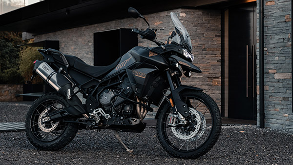 जेम्स बाॅन्ड एडिशन में पेश हुई Triumph की ये शानदार बाइक, कंपनी बनाएगी केवल 250 यूनिट
