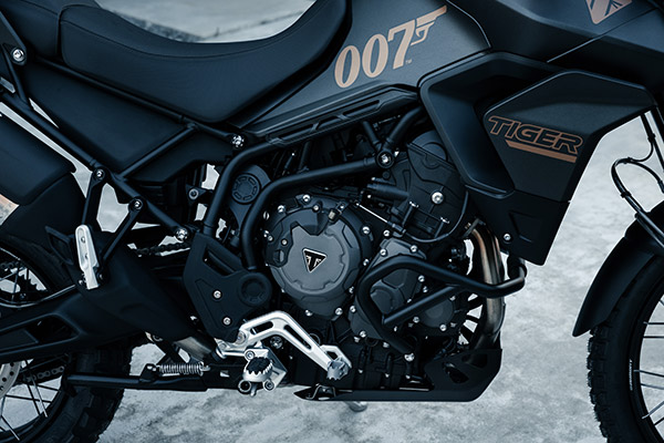 जेम्स बाॅन्ड एडिशन में पेश हुई Triumph की ये शानदार बाइक, कंपनी बनाएगी केवल 250 यूनिट