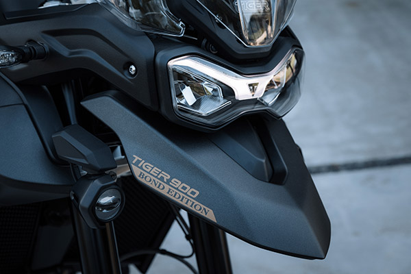जेम्स बाॅन्ड एडिशन में पेश हुई Triumph की ये शानदार बाइक, कंपनी बनाएगी केवल 250 यूनिट