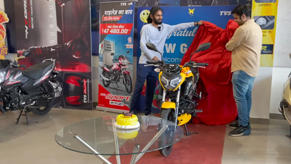 नई TVS Raider 125 की डिलीवरी हुई शुरू, गाजियाबाद में डिलीवर हुई देश की पहली बाइक