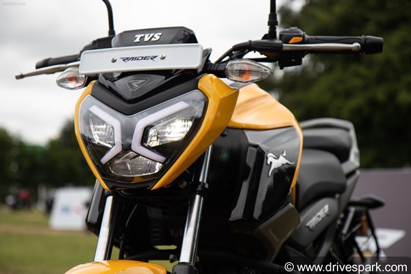 TVS Raider 125 और Bajaj Pulsar NS 125 में होगा महा-युद्ध, जानें कौन-सी बाइक ज्यादा बेहतर