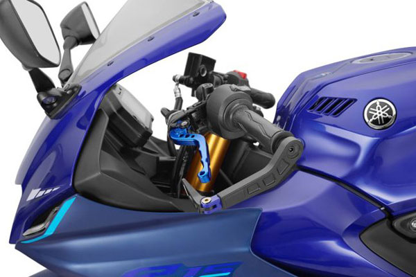 अब नई Yamaha R15 को बनाएं और भी बेहतर, कंपनी ने लाॅन्च की एक्सेसरीज पैक, बस इतनी है कीमत